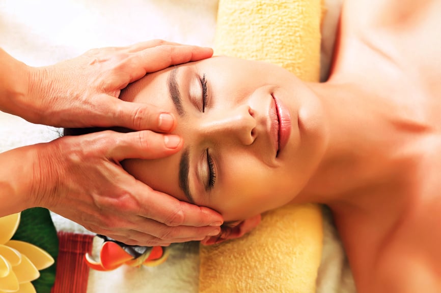 woman getting sauna to feel good and cure derpression