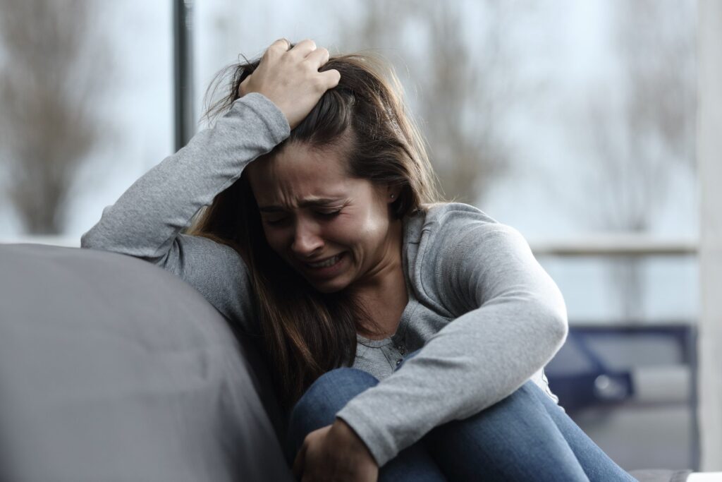 crying girl with major depressive disorder