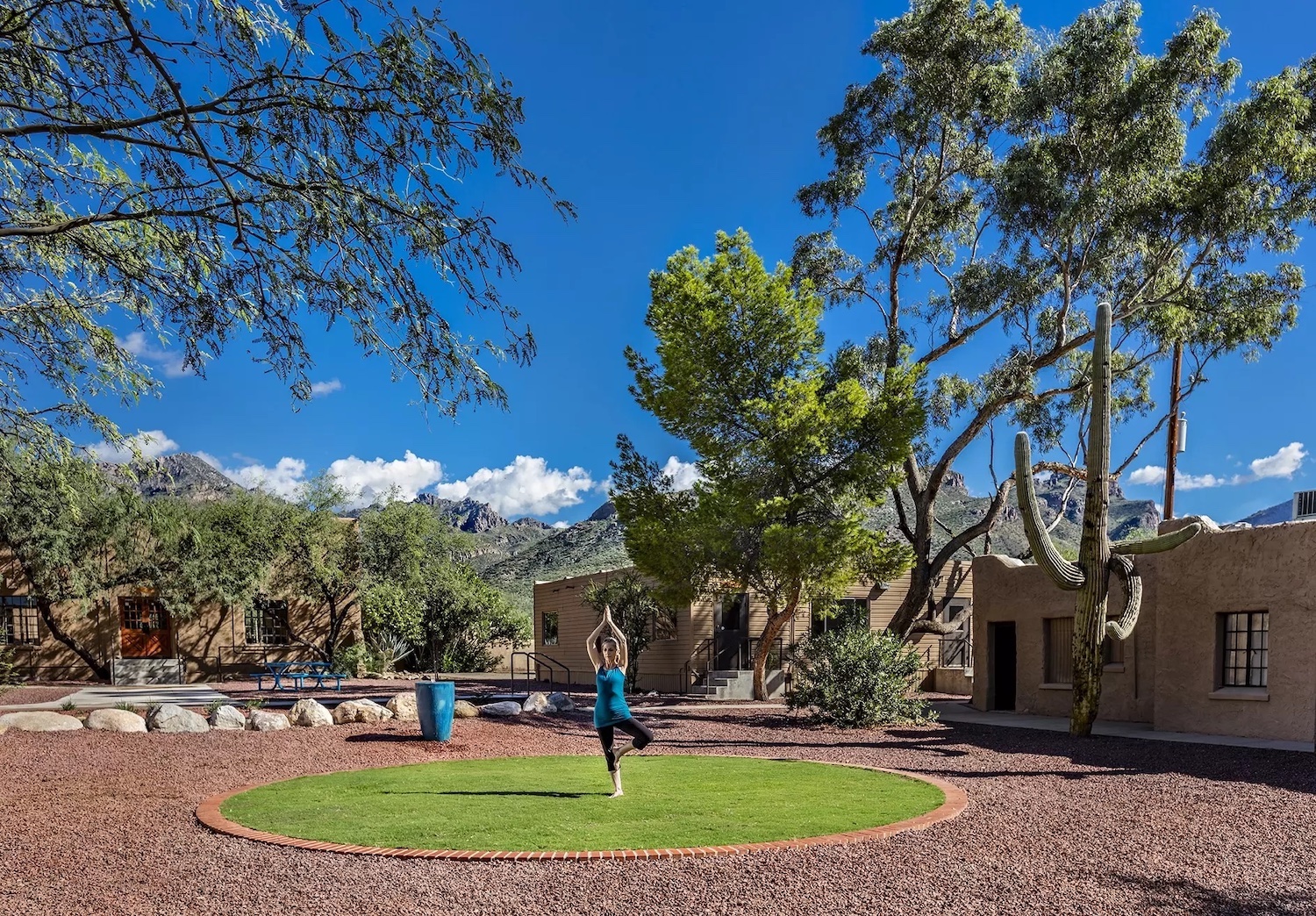 comfortable-outdoor-area-at-our-addiction-trauma-mental-health-facility